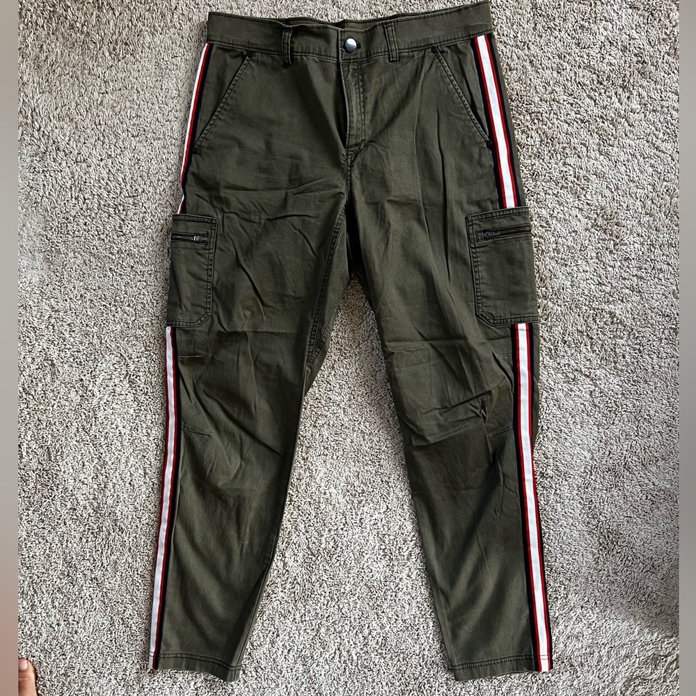 Athleta size 8 cargo pants